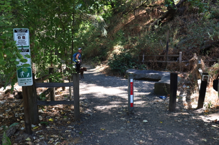 Trailhead to the Bluff Trail – seating area on stone blocks
